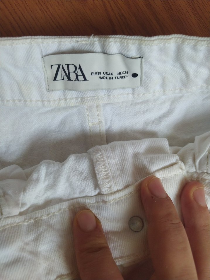 Beyaz Düğmeli Keten Mini Şort - Görsel 5