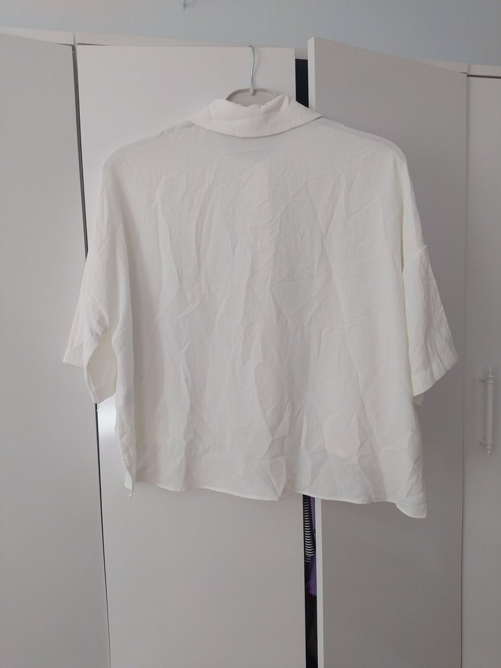 Düğmeli Beyaz Keten Kısa Kollu Gömlek - Görsel 5