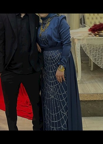 Uzun Kollu İşlemeli Mavi Kadın Abiye Elbise - Görsel 2