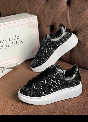 Alexander McQueen Alexander Mcouen