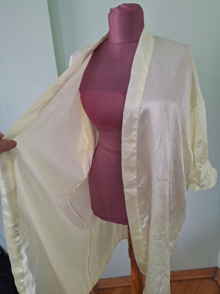 SARI RENK SATEN SABAHLIK KEMERİ YOK - Görsel 3