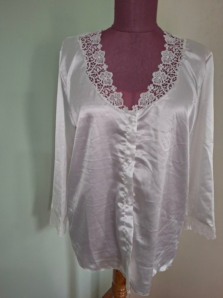 Beyaz Vintage Parlak Dantel Detaylı Uzun Kollu Gecelik - Görsel 3