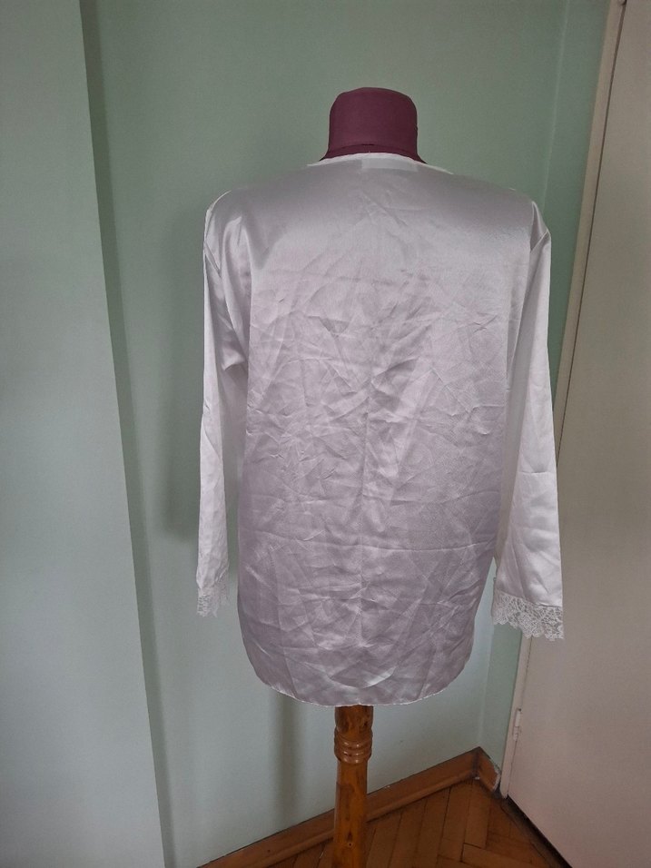 Beyaz Vintage Parlak Dantel Detaylı Uzun Kollu Gecelik - Görsel 4