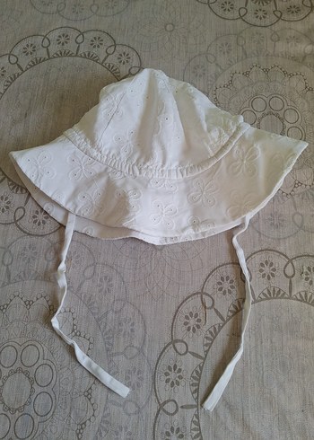 Nakışlı Fırfırlı Bebek Keten Şapka