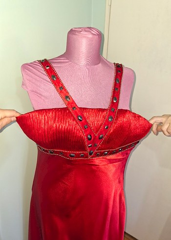 Uzun Parlak Kırmızı Straplez Abiye Elbise - Görsel 9