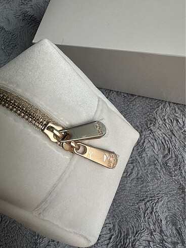  Beden beyaz Renk Dior kadife pouch