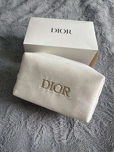  Beden Dior kadife pouch