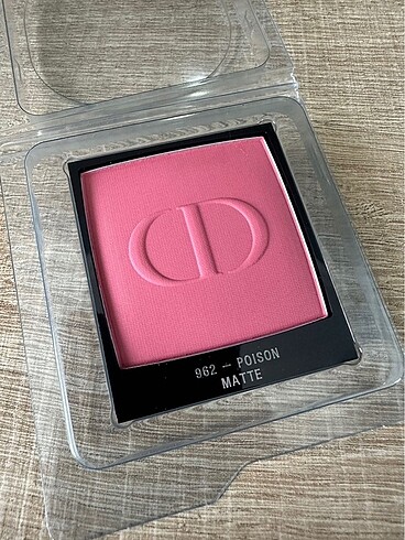 Beden Dior Rouge Blush Matte 962