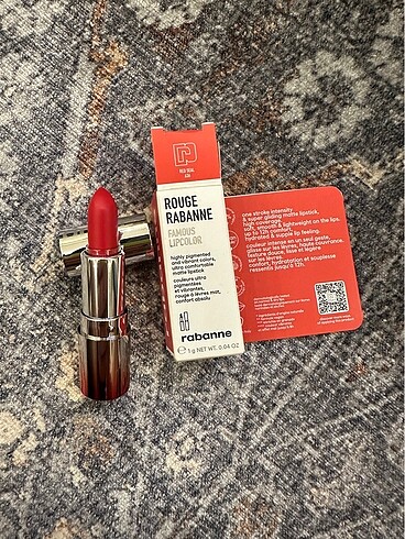  Beden kırmızı Renk Paco Rabanne Rouge Famous Lipcolor 636 RED SEAL Mini 1g