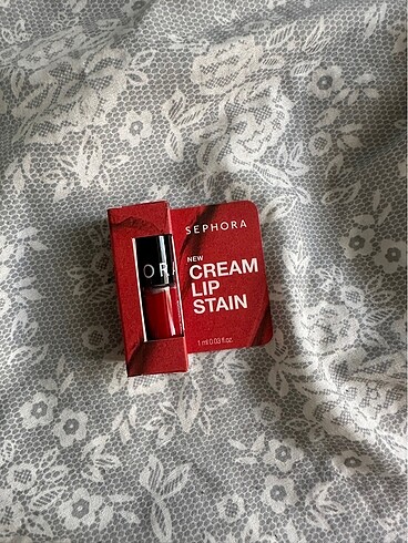 Sephora SEPHORA Cream Lıp Stain 01 Always Red deluxe 1ml