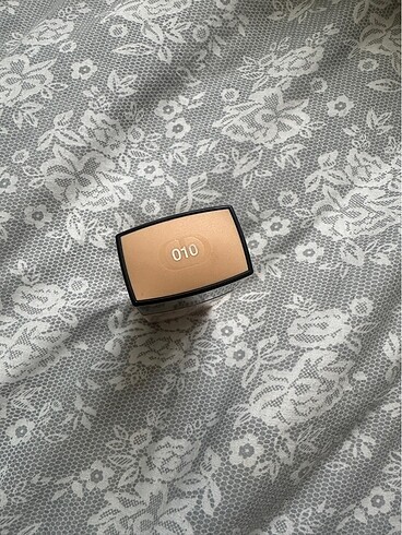 Beden Dior Forever Undercover Fondöten 010
