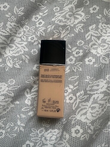 Dior Dior Forever Undercover Fondöten 010