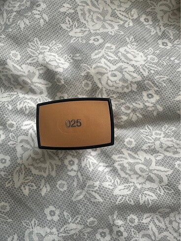 Beden Dior Forever Undercover Fondöten 025