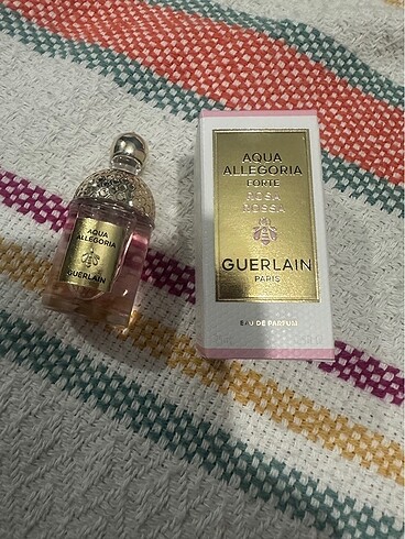 Beden GUERLAIN Aqua Allegoria Forte Rosa Rossa - Eau de Parfum deluxe