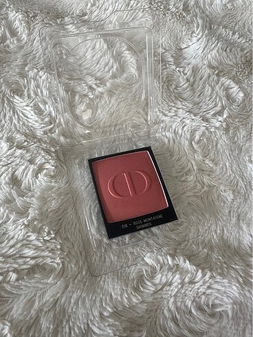 Beden DIOR Rouge Blush - Allık 219 Rose Montaigne (6.70 g)