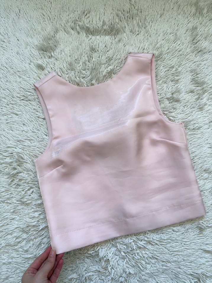 Sırtı açık kurdele detaylı saten bluz - Görsel 2