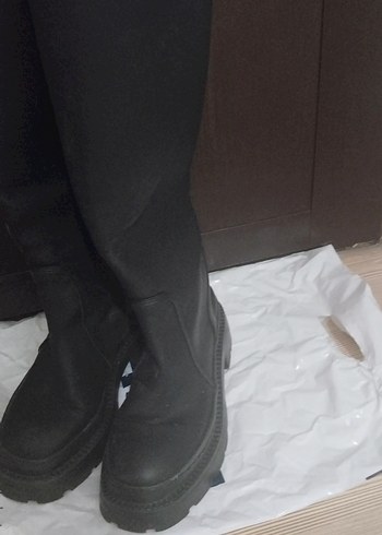 37 Beden Tokalı Siyah Diz Üstü Lastik Çizme