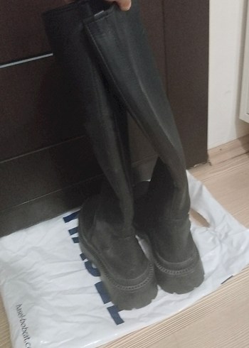 Zara Tokalı Siyah Diz Üstü Lastik Çizme