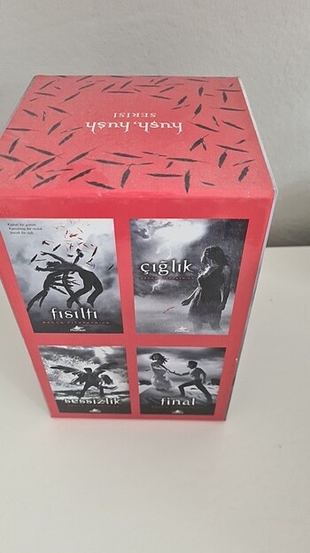 Hush hush serisi