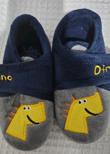 Gri Dinozor Nakışlı Erkek bebek ev ayakkabısı