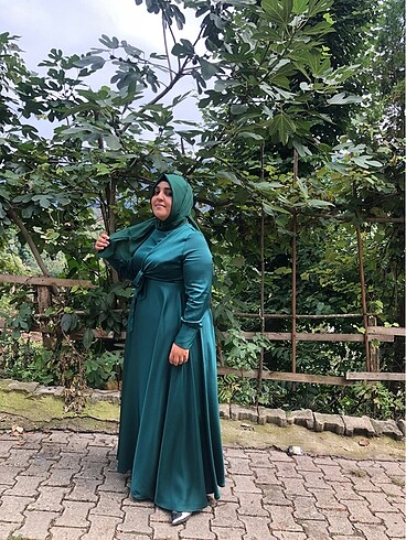 Abiye Yandan bağlamalı saten abiye