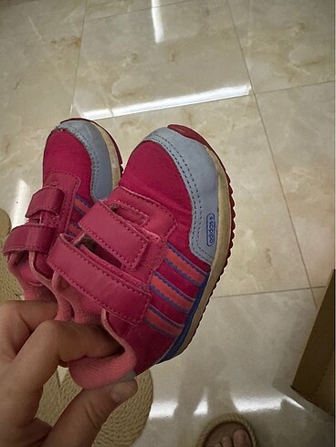 Adidas bebek spor ayakkabısı