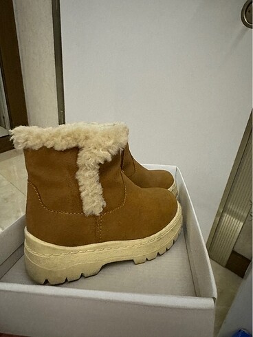 Zara Kız bebek bot