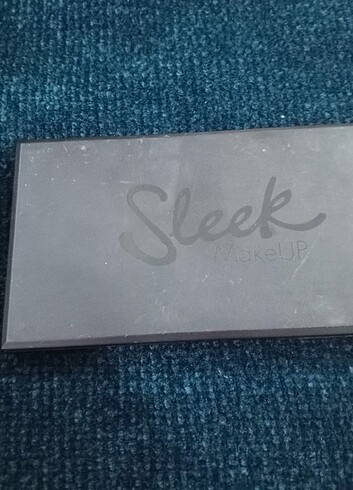 Sleek Far paleti