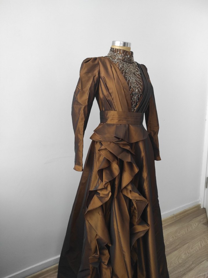 Vintage Uzun Kahverengi Drapeli Kadın Abiye Elbise - Görsel 4