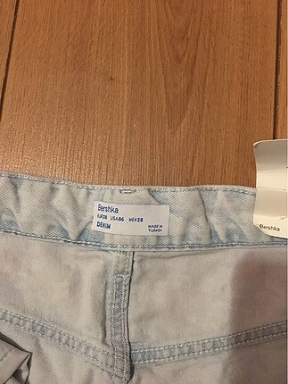Bershka Bershka kesikli çiçekli kot