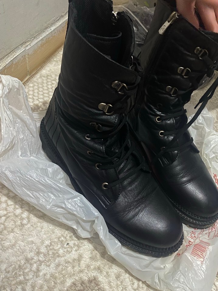 Siyah Deri Dantel Detaylı Gotik Stiletto Bot - Görsel 2