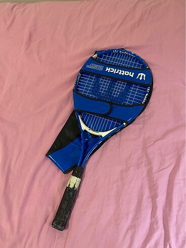 Hattwick tenis raketi