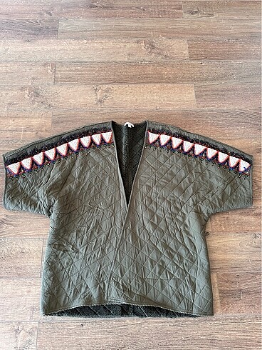 Haki yeşil işlemeli kısa kaftan