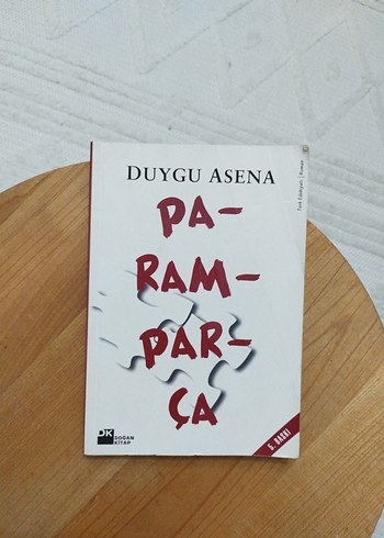 Duygu Asena - Paramparça Kitap