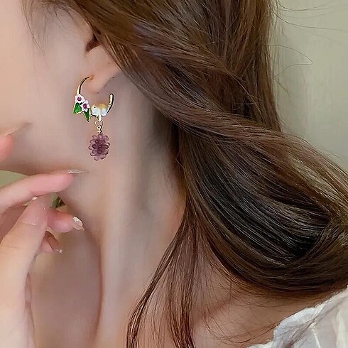 Diğer Üzüm ve hamster sallantılı mineli küpe