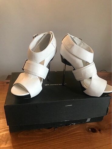 36 Beden United Nude dekolte bootie