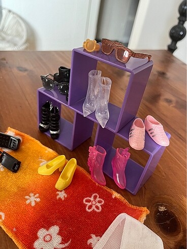Beden Renk Barbie?nin koleksiyon aksesuarları