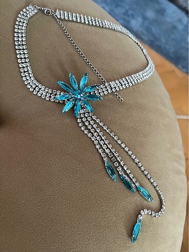 Beden Çiçek detay choker