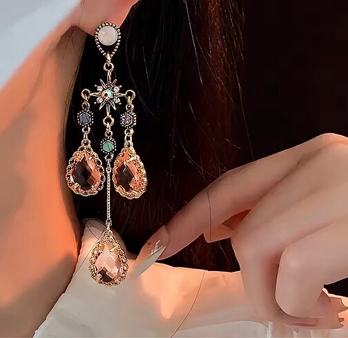 Diğer Damla kristal sallantılı küpe