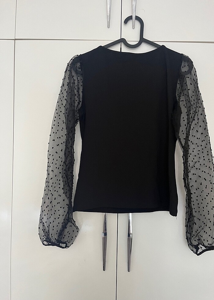 Kolları tüllü bluz - Görsel 3