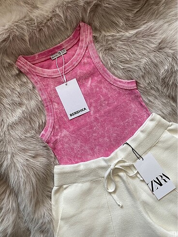 s Beden Bershka Crop Top Askılı S-M-L