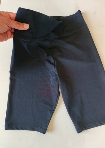 Siyah Bluz ve Yarım Tayt Takım - Görsel 7