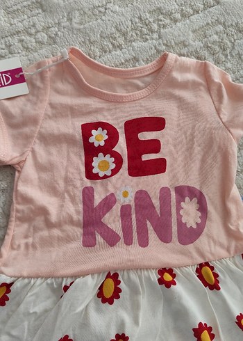 Kısa Kollu Çiçekli Kız Elbisesi - Görsel 2