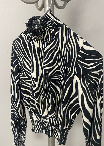 s Beden Zebra Desenli Mini Bluz Yüksek Yaka