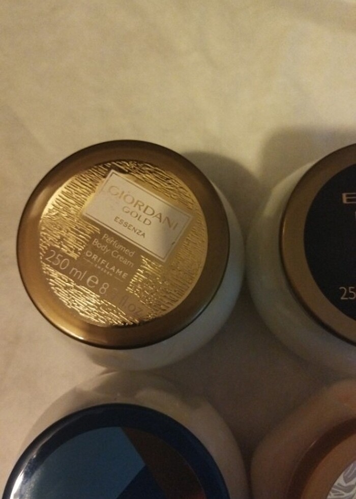 Parfümlü vücut kremleri.. - Görsel 2