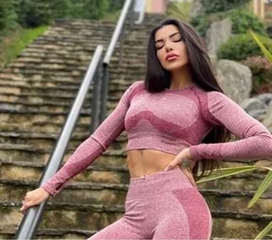 Gymshark uzun koklu spor büstiyer