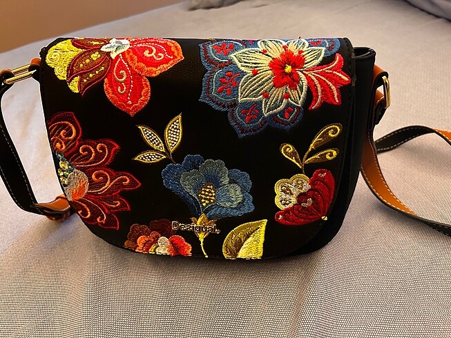 Tamamen orijinal DESIGUAL kol çantası