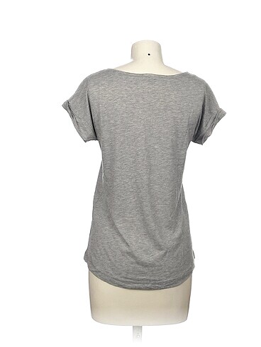 m Beden Stradivarius T-shirt %70 İndirimli.