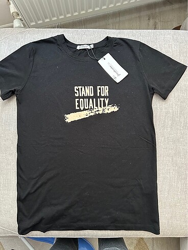 Stradivarius tişört