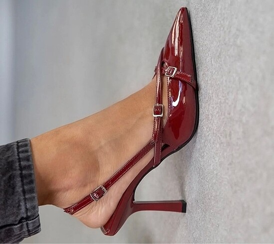Bordo rugan tokalı stiletto